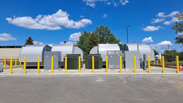 Four Caterpillar G3512B natural gas generators